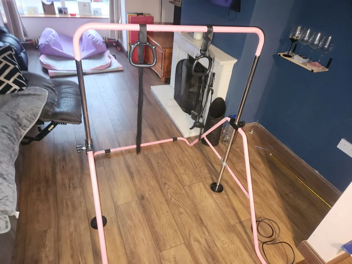 Gymnastics bar - Image 1
