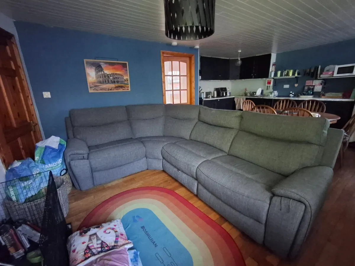 Corner couch - Image 4