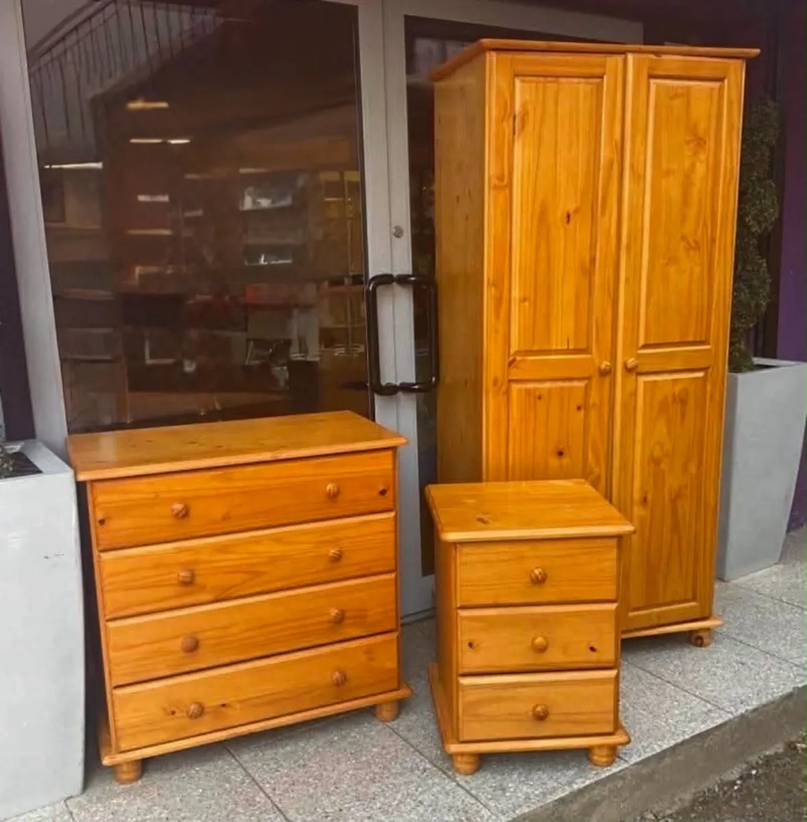 Bedroom furniture - Image 1