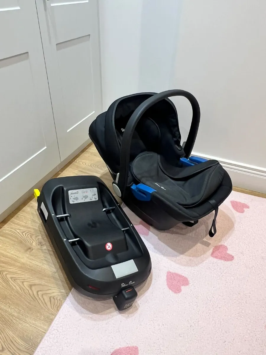 Silver Cros Buggy + Car Seat System - Image 2