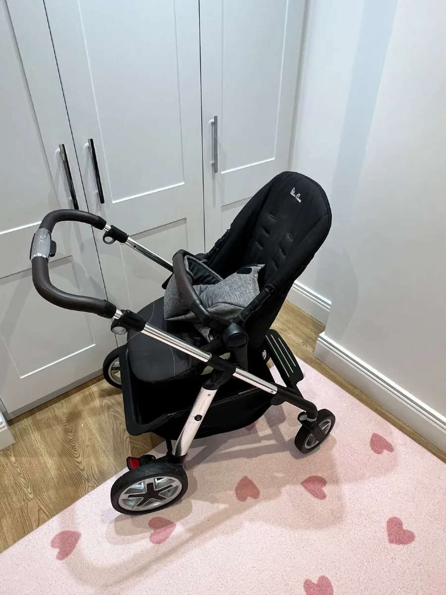 Silver Cros Buggy + Car Seat System - Image 3