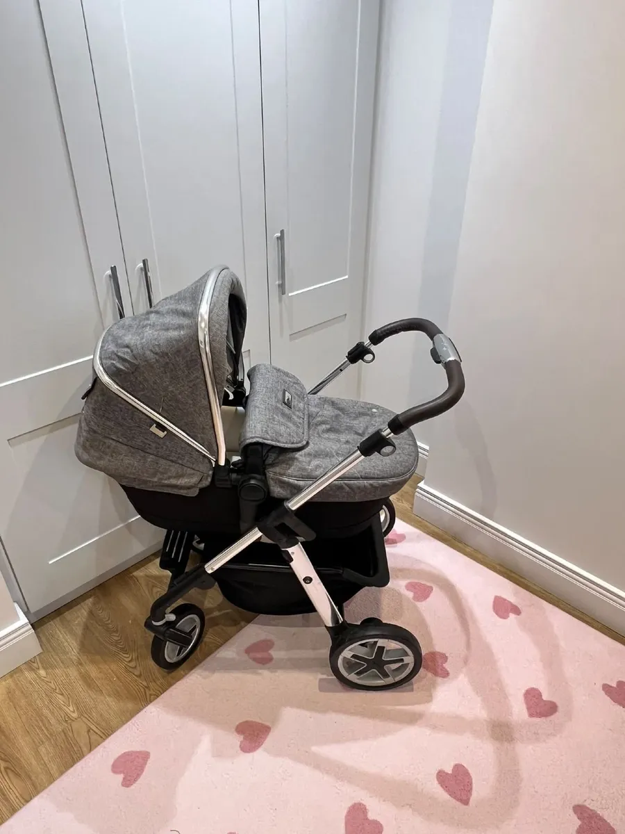 Silver Cros Buggy + Car Seat System - Image 1