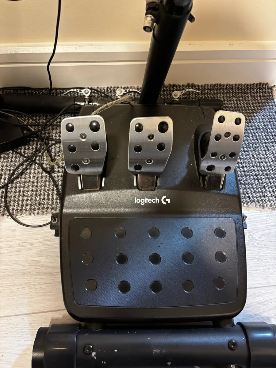 Logitech G920 + Shifter +Stand-Playstation ver - Image 3