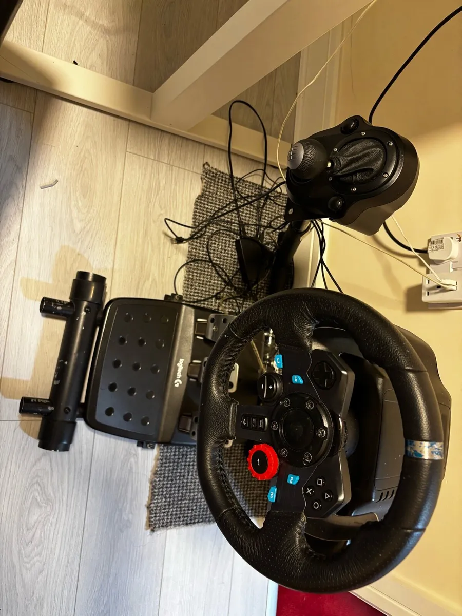 Logitech G920 + Shifter +Stand-Playstation ver - Image 1