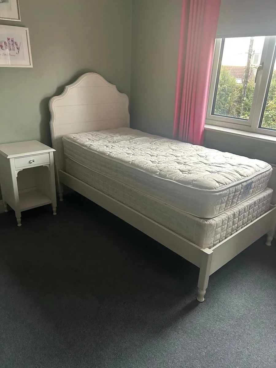 Bed + mattress
