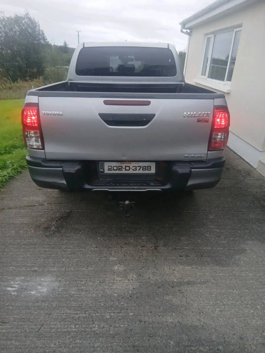 202 Toyota Hilux Invinvible 2.4 Auto - Image 4