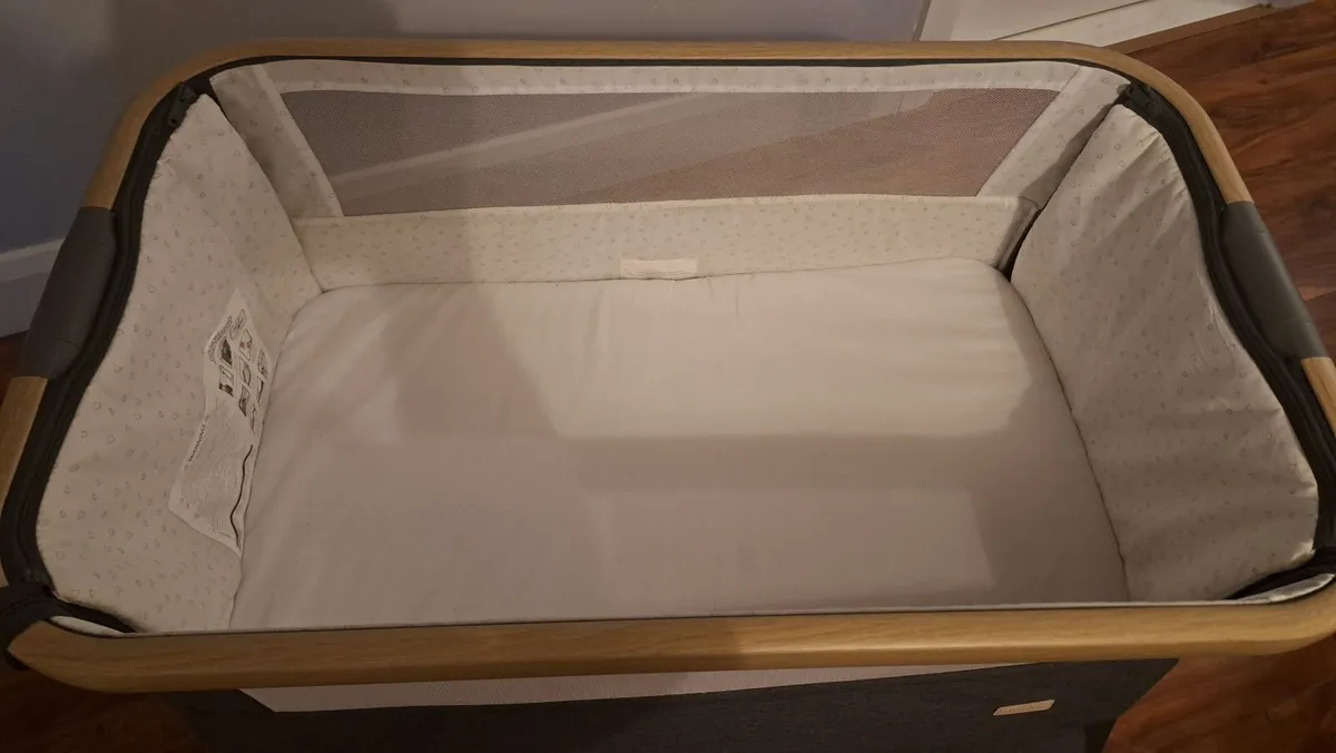 arcoal/Grey with the oak-effect frame. - Image 2