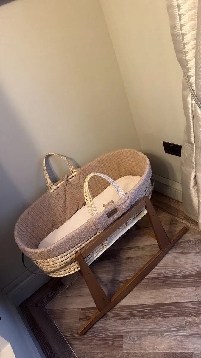 Moses Basket/Crib - Rocker (The Green Sheep) - Image 2