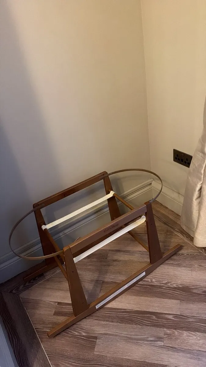 Moses Basket/Crib - Rocker (The Green Sheep) - Image 4