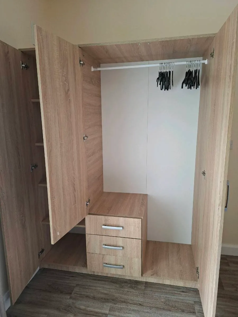 Wardrobe - Image 4