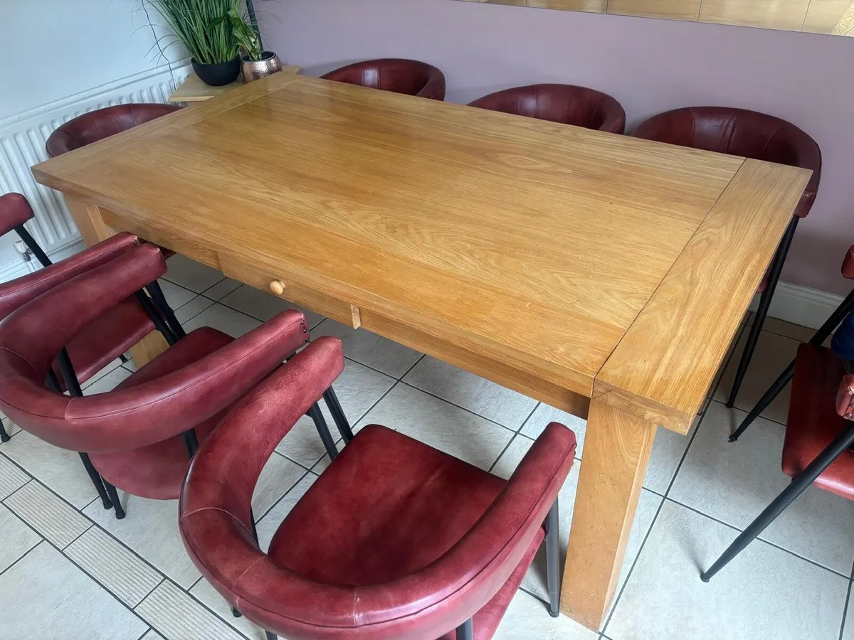Oak table and chairs - Image 1