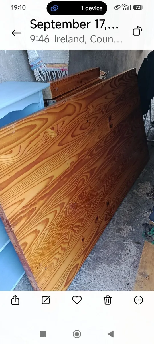Kitchen table - Image 1