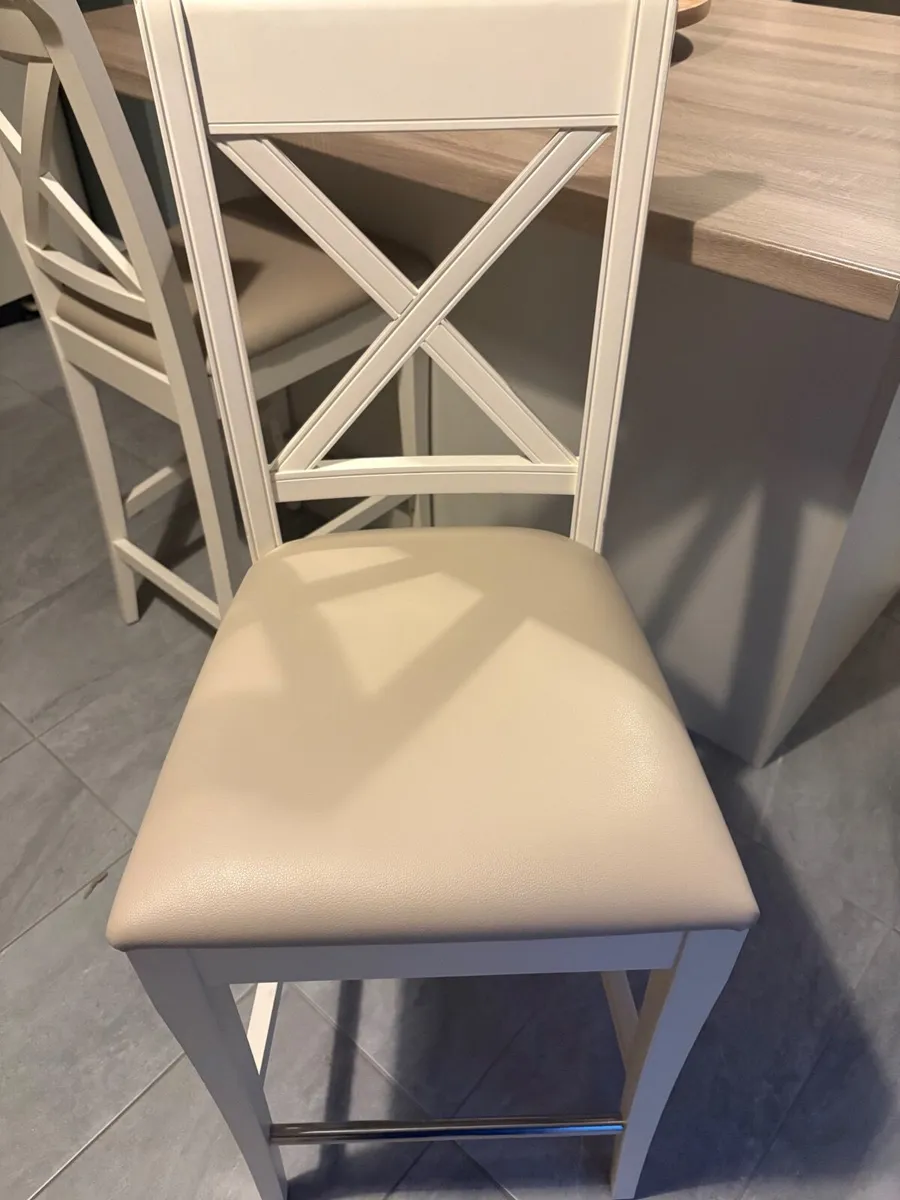 Island Chairs - Image 3