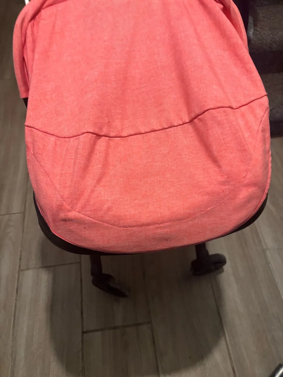 Doona Carseat/stroller - Image 3