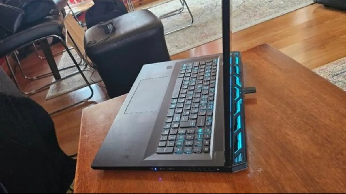 Laptop 18 rtx 4080 i9 13gen - Image 4