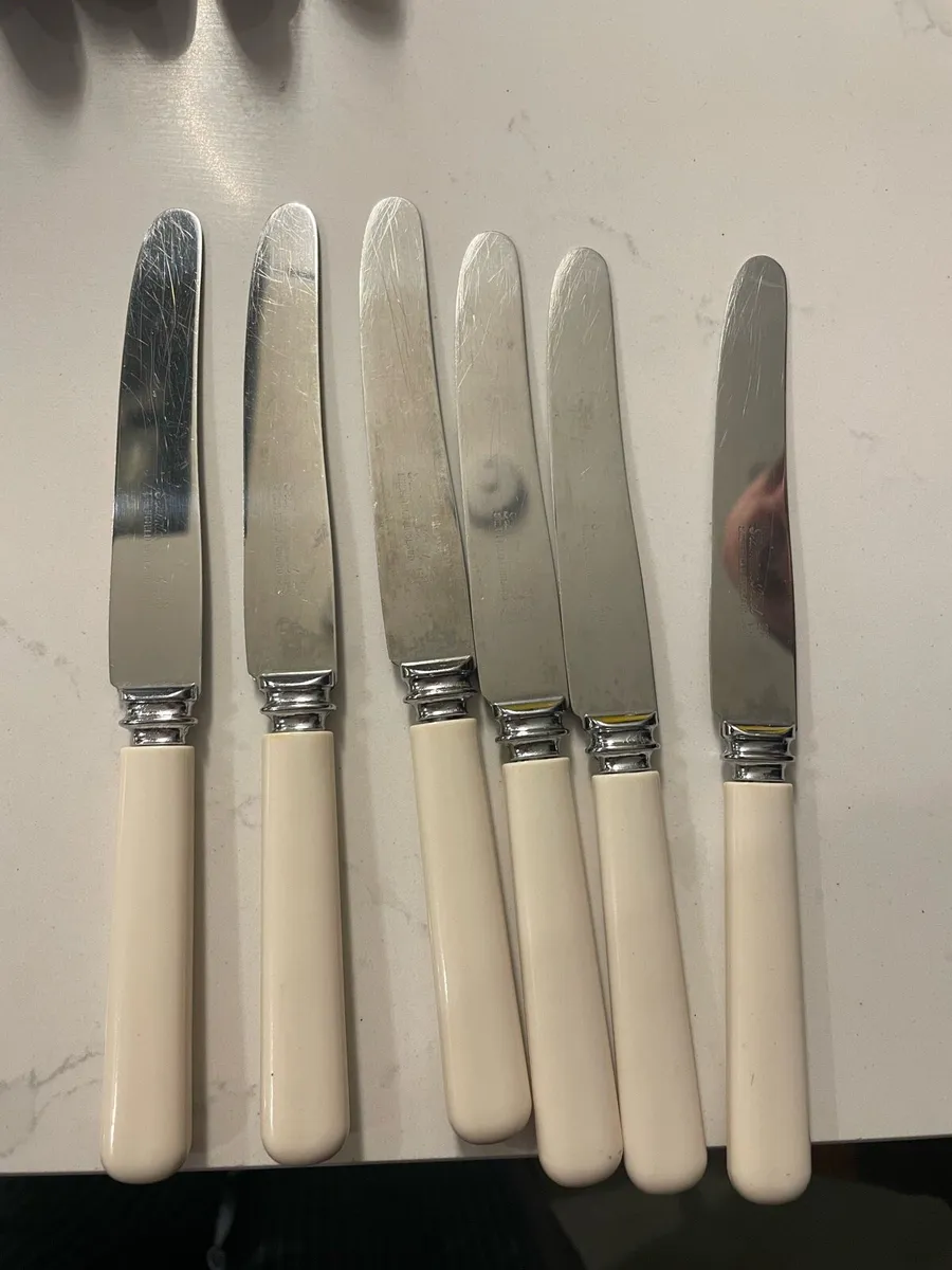 6 vintage Sheffield Stainless steel knives - Image 1