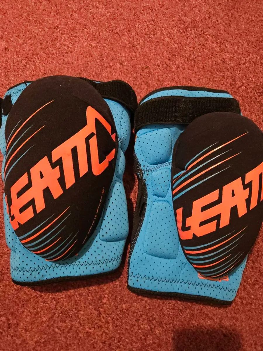 Leatt 3DF 5.0 knee guards L/XL – CE Level 1 – MTB - Image 1