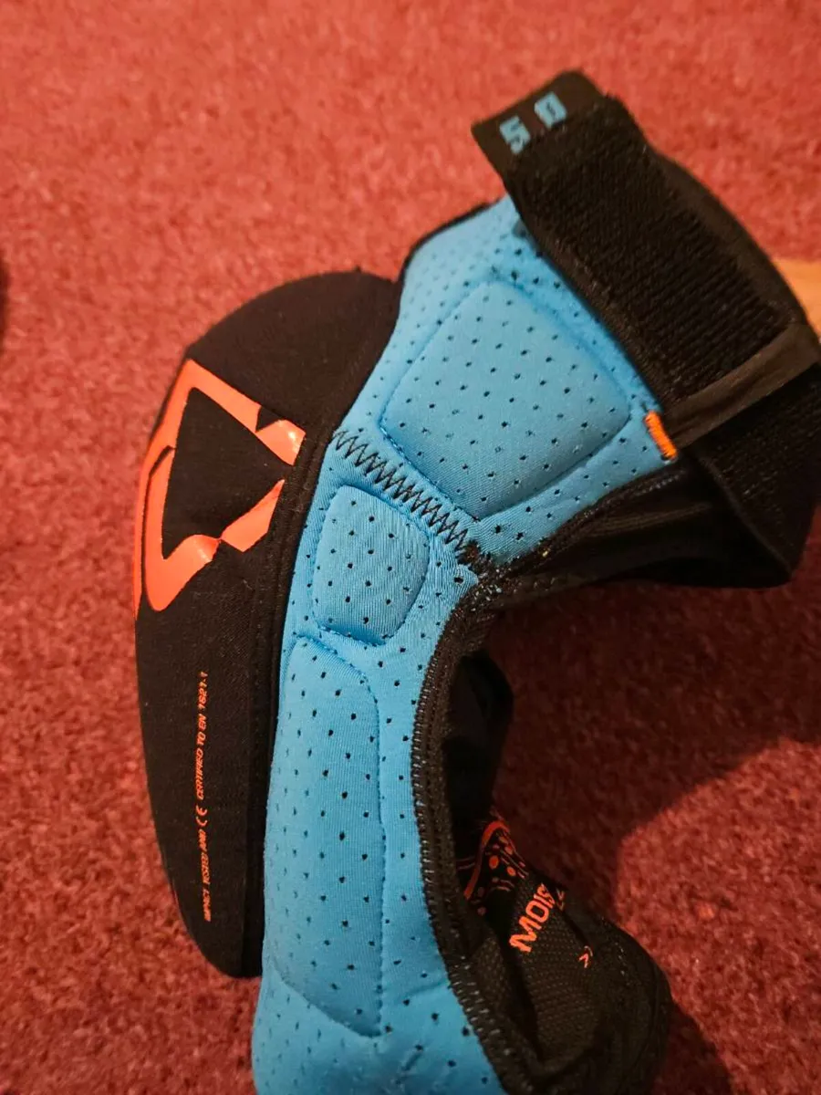 Leatt 3DF 5.0 knee guards L/XL – CE Level 1 – MTB - Image 3