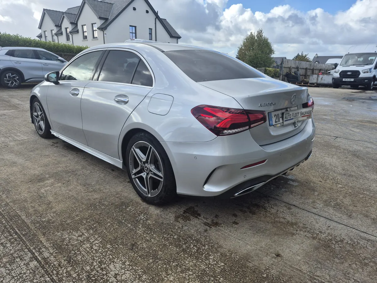 211 MERCEDES A200 2.0 CDI AMG LINE AUTO - Image 4