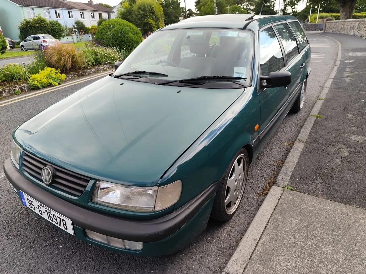 Volkswagen Passat 1995 2.0 petrol manual - Image 2