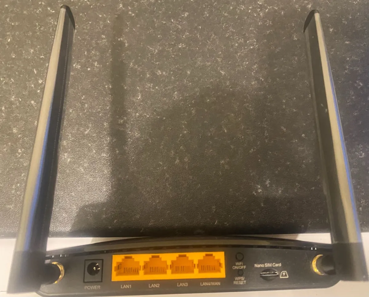tp-link 4g LTE 300 Mbps Wi-Fi Router - Image 3