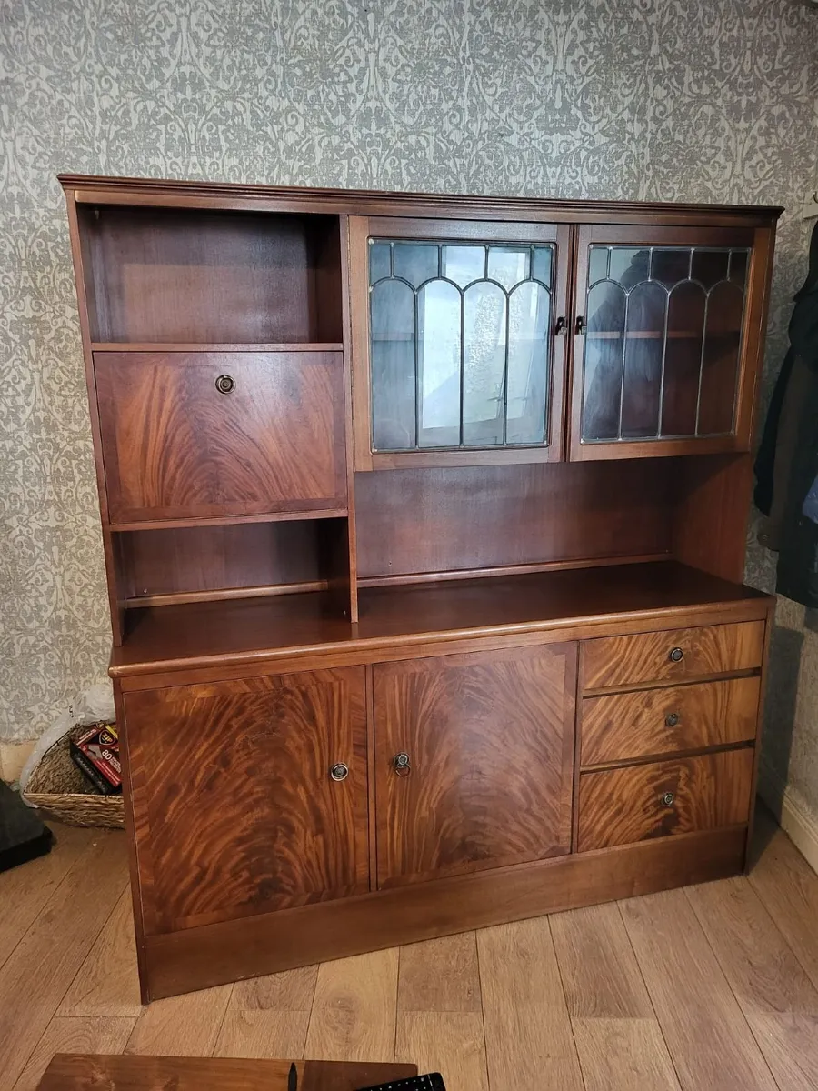 Sideboard/display unit
