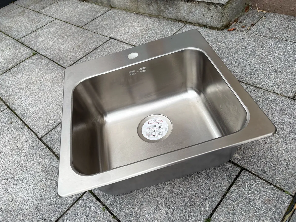 Kitchen sink - Image 1