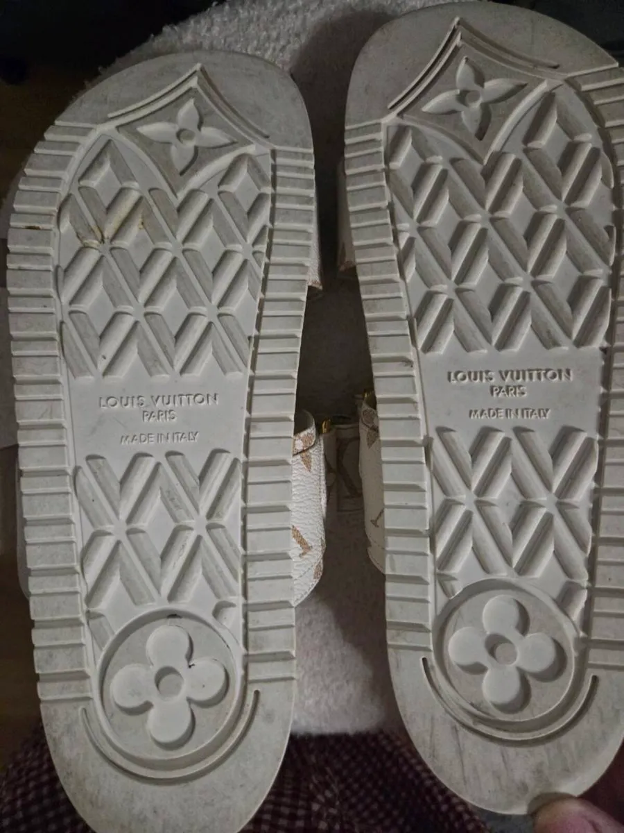 Louis vuitton sliders - Image 3
