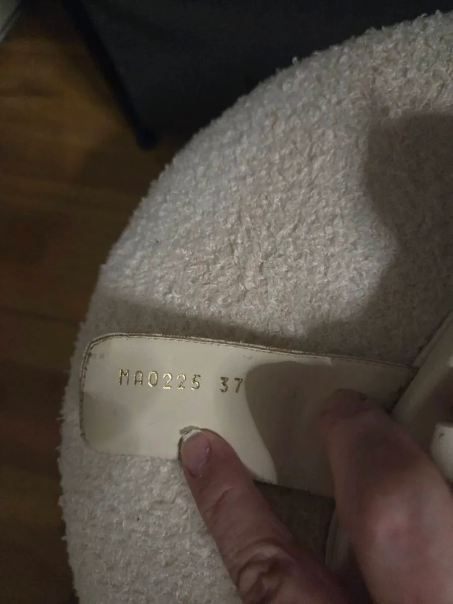 Louis vuitton sliders - Image 4