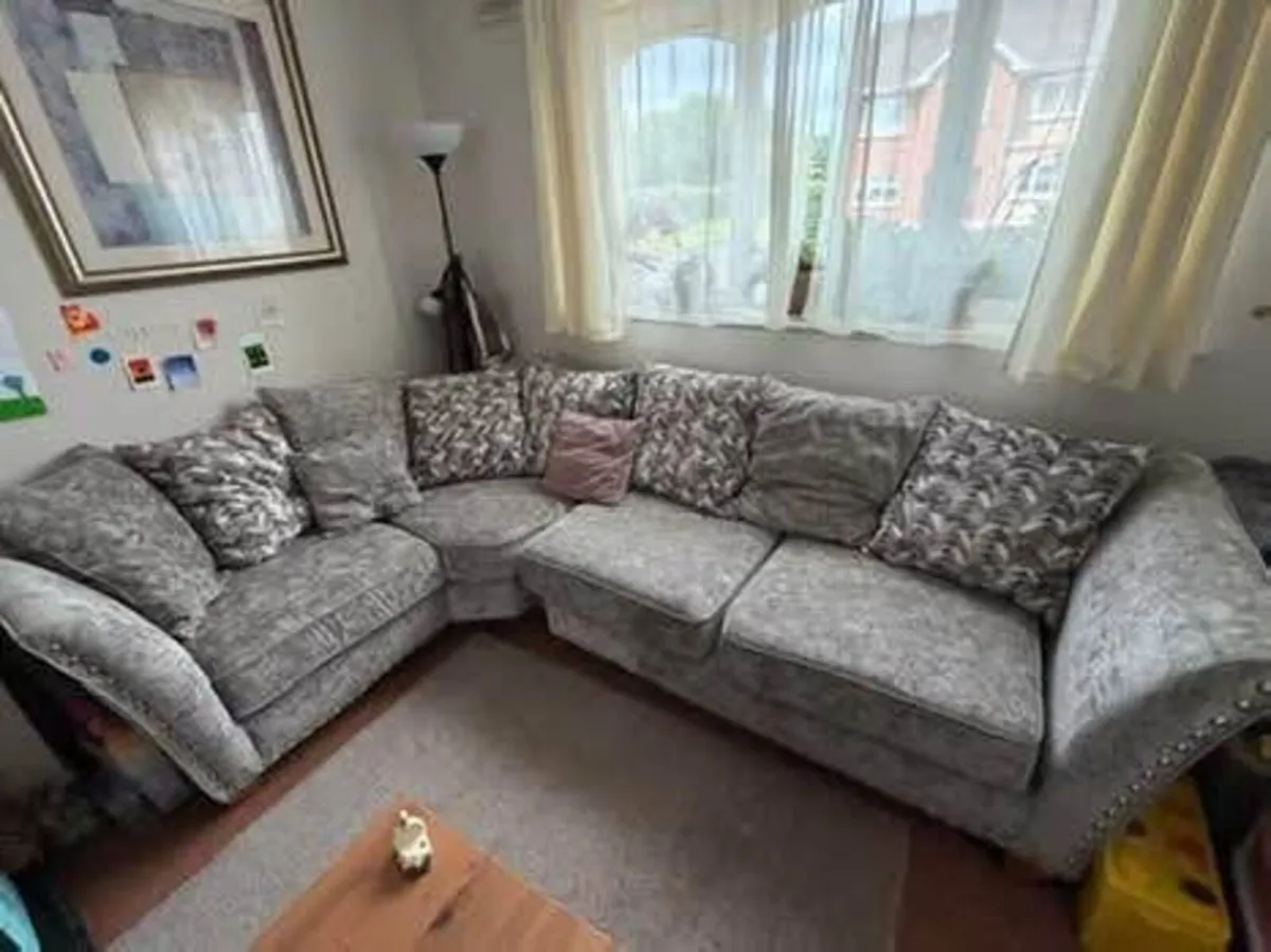 Corner sofa - Image 1