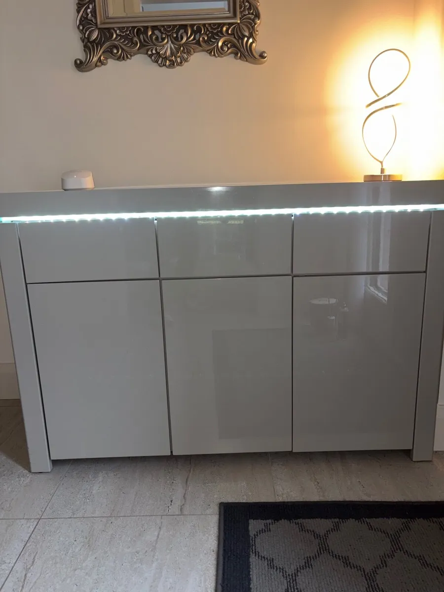 Large sideboard - Image 2
