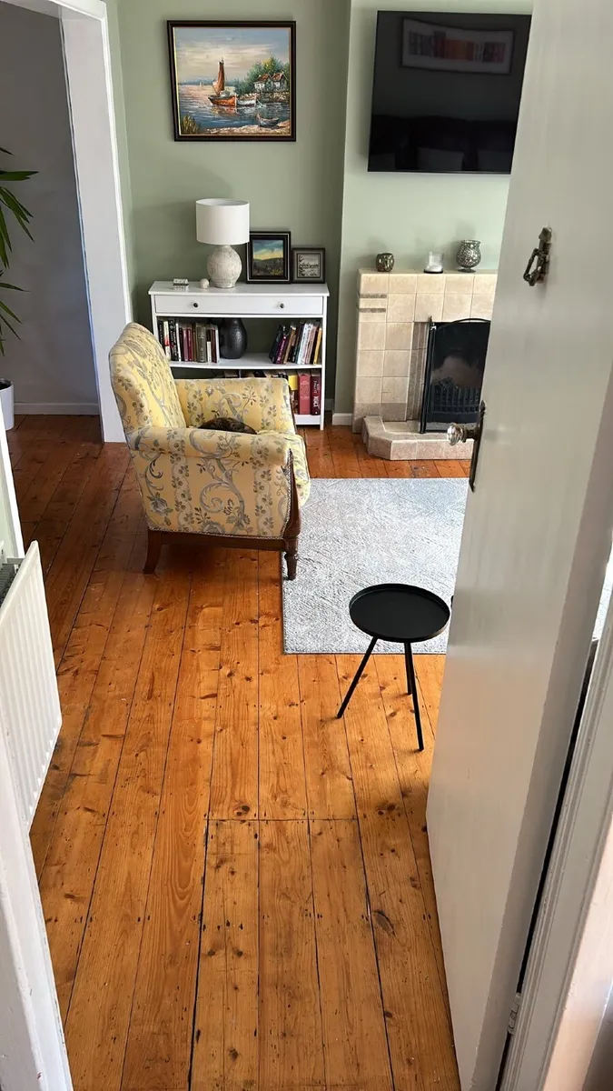 Arm chair - Image 1