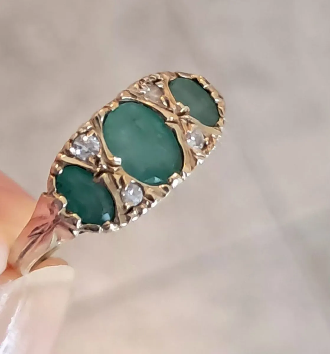 Vintage Emerald & Diamond Gold Ring - Image 2