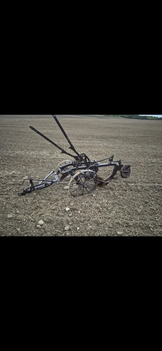 International trailer plough - Image 1