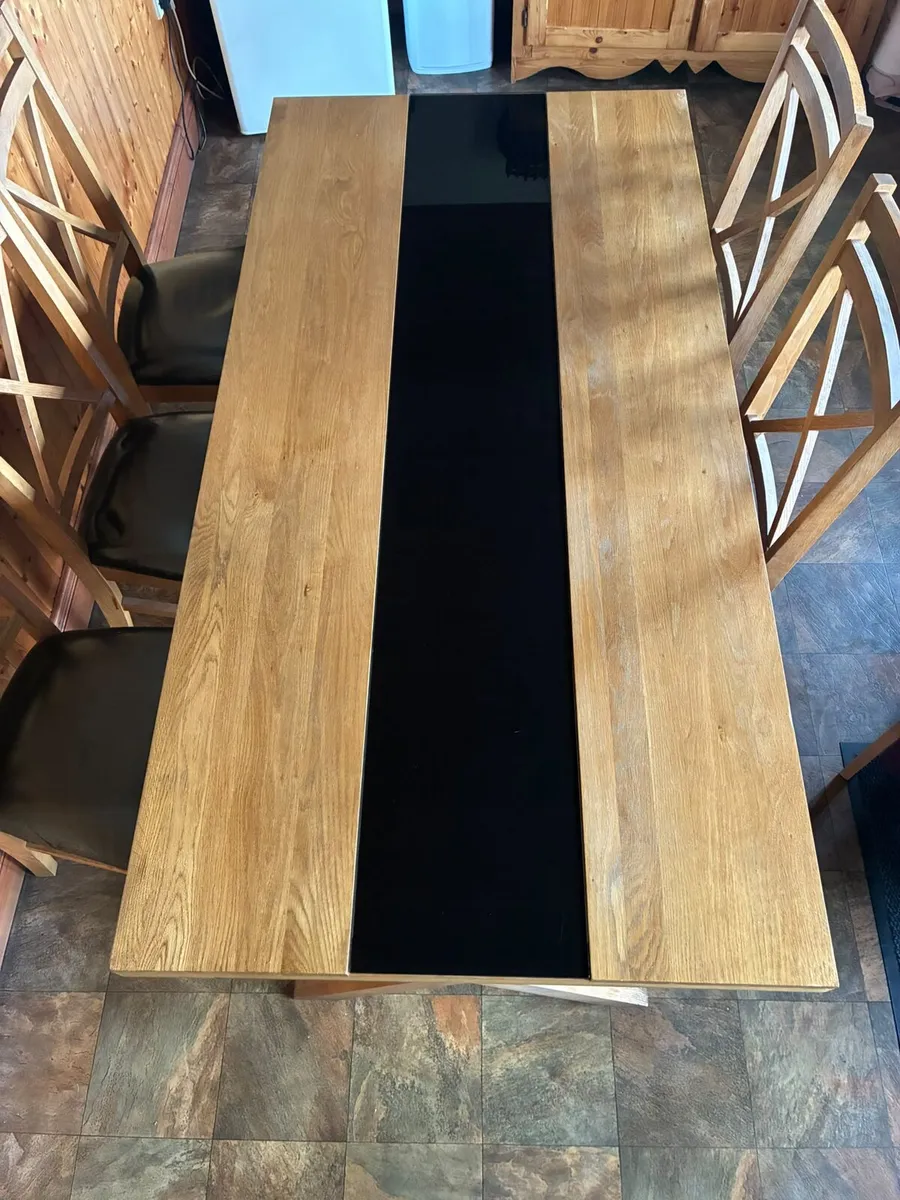 Table and Chairs - Image 4