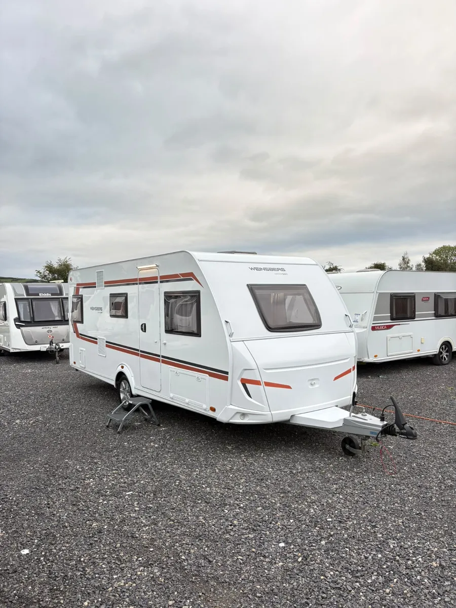 BRAND NEW Weinsberg 6 Berth Fixed Bed Caravan - Image 2
