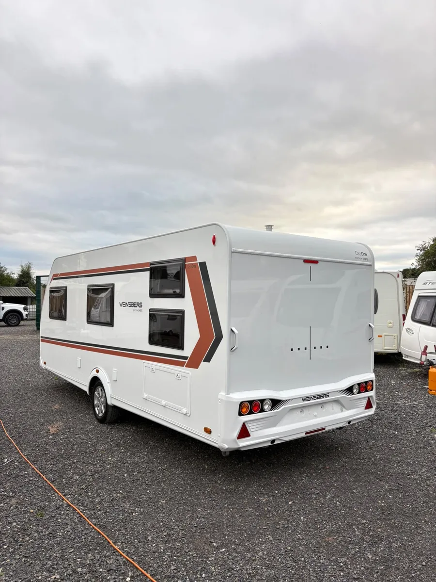 BRAND NEW Weinsberg 6 Berth Fixed Bed Caravan - Image 3