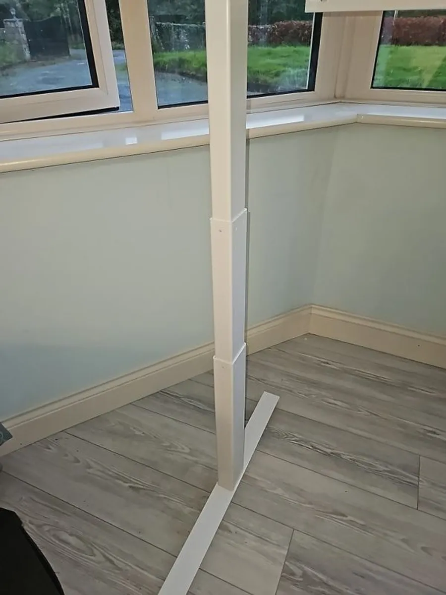 Electric Desk - Image 4