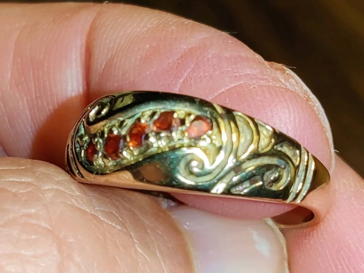 CELTIC KELLS GARNET, 9CT Gold Chunky Vintage Ring - Image 4