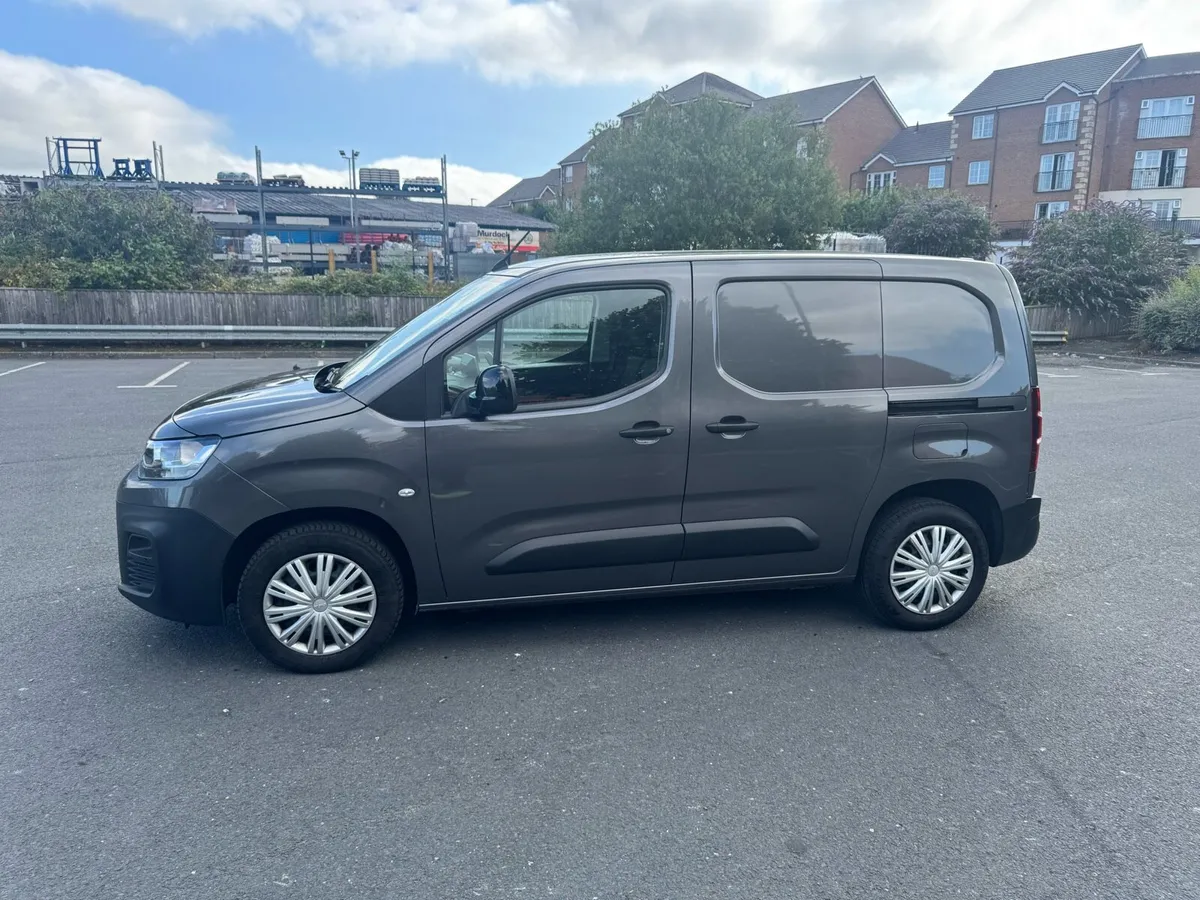 Citroen Berlingo BlueHDi 100 – 6 Speed - Image 4