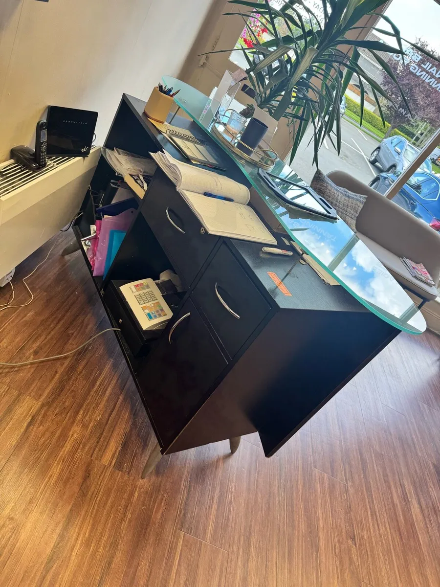 Reception/Salon Desk - Image 3