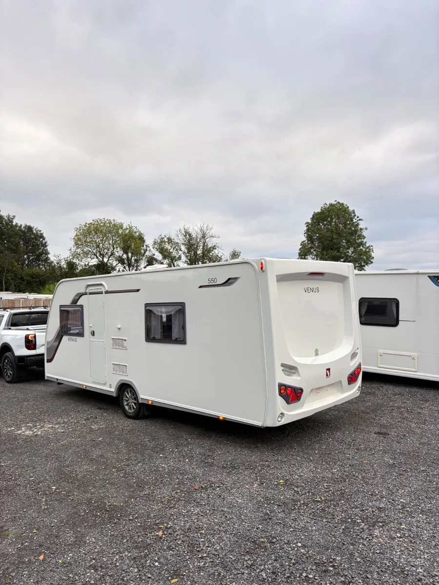 Lunar Venus 4 Berth Twin Fixed Single Bed Caravan - Image 4