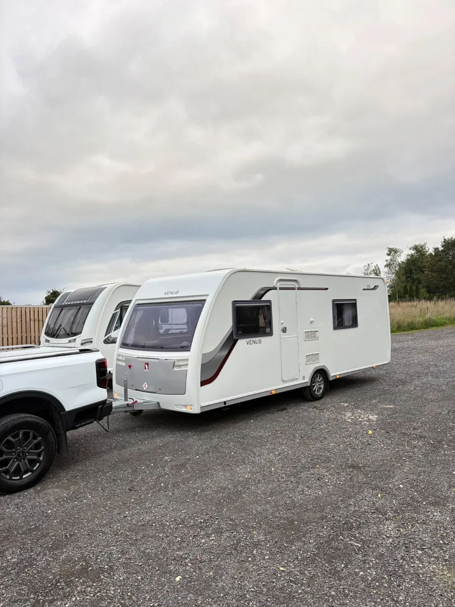 Lunar Venus 4 Berth Twin Fixed Single Bed Caravan - Image 1