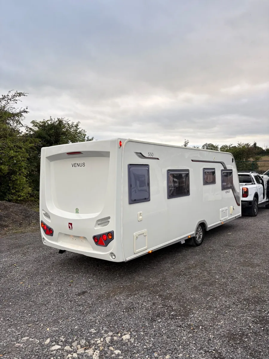 Lunar Venus 4 Berth Twin Fixed Single Bed Caravan - Image 3