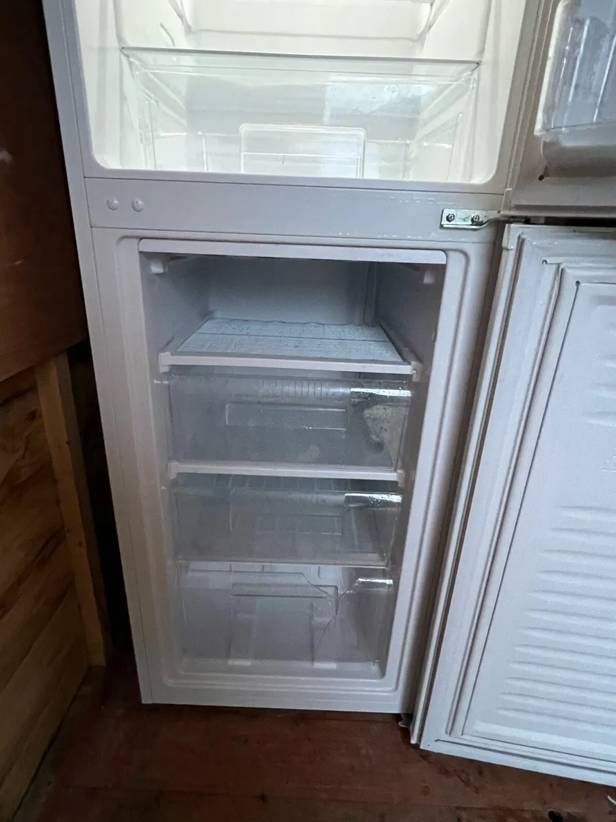 Fridge freezer - Image 4