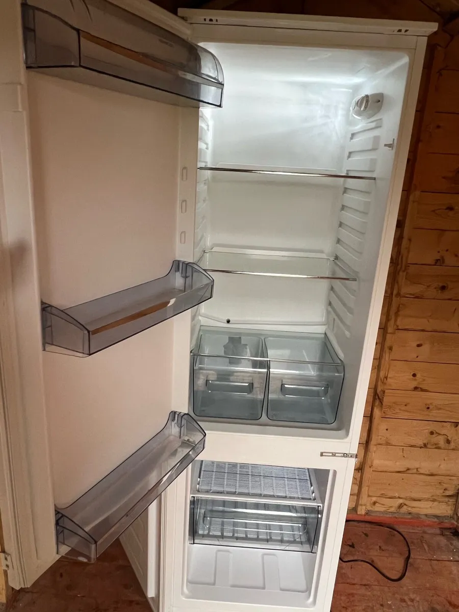 Fridge freezer - Image 4