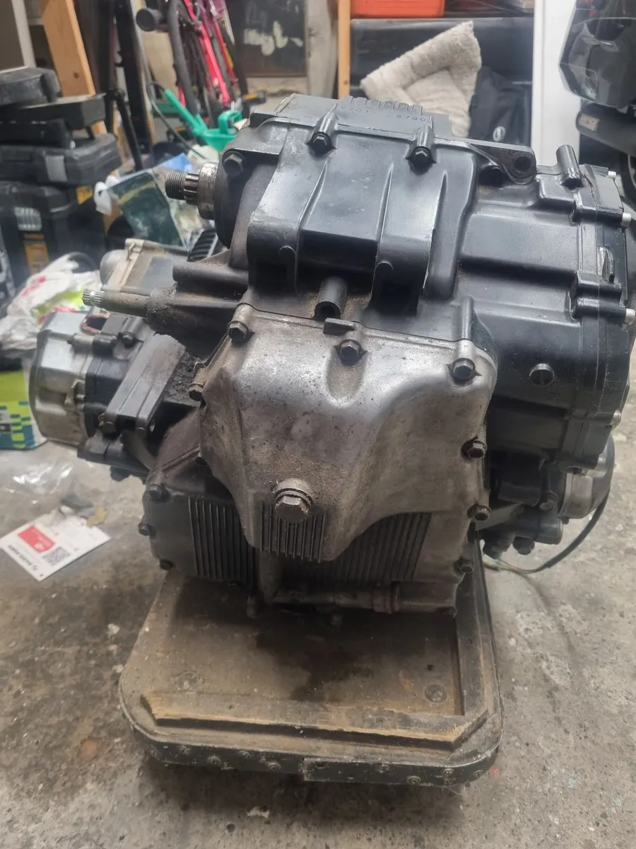 2002 GSX 1400 engine - Image 3