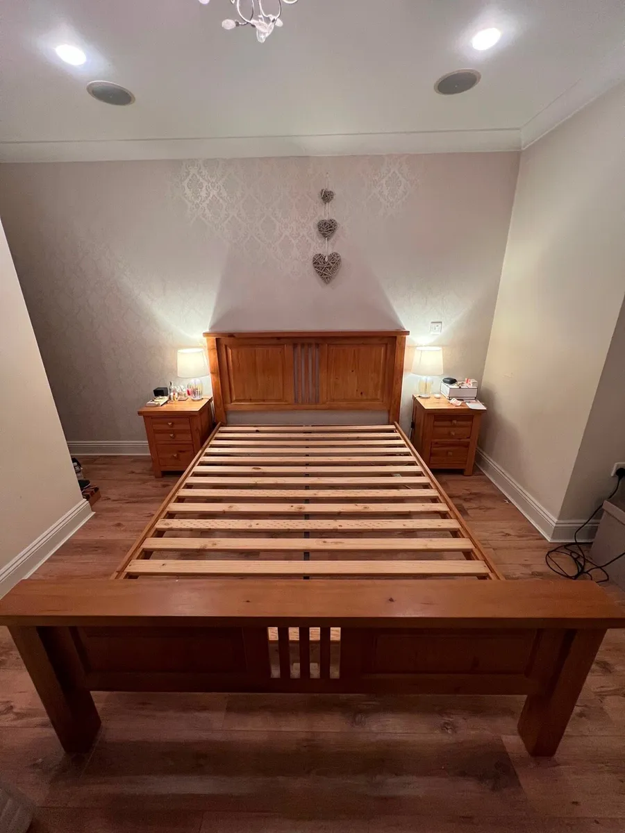King Size Solid Oak Bed Set - Image 1