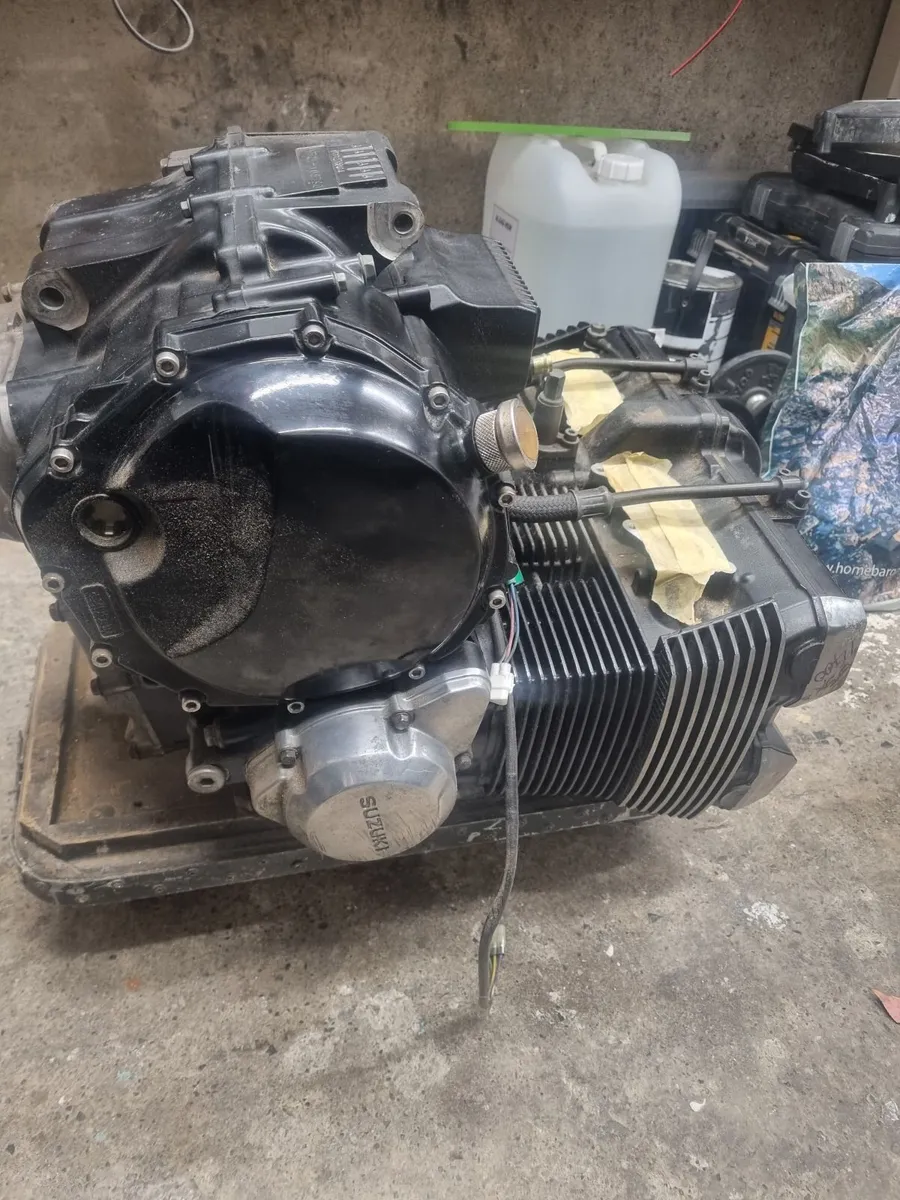 2002 GSX 1400 engine - Image 1