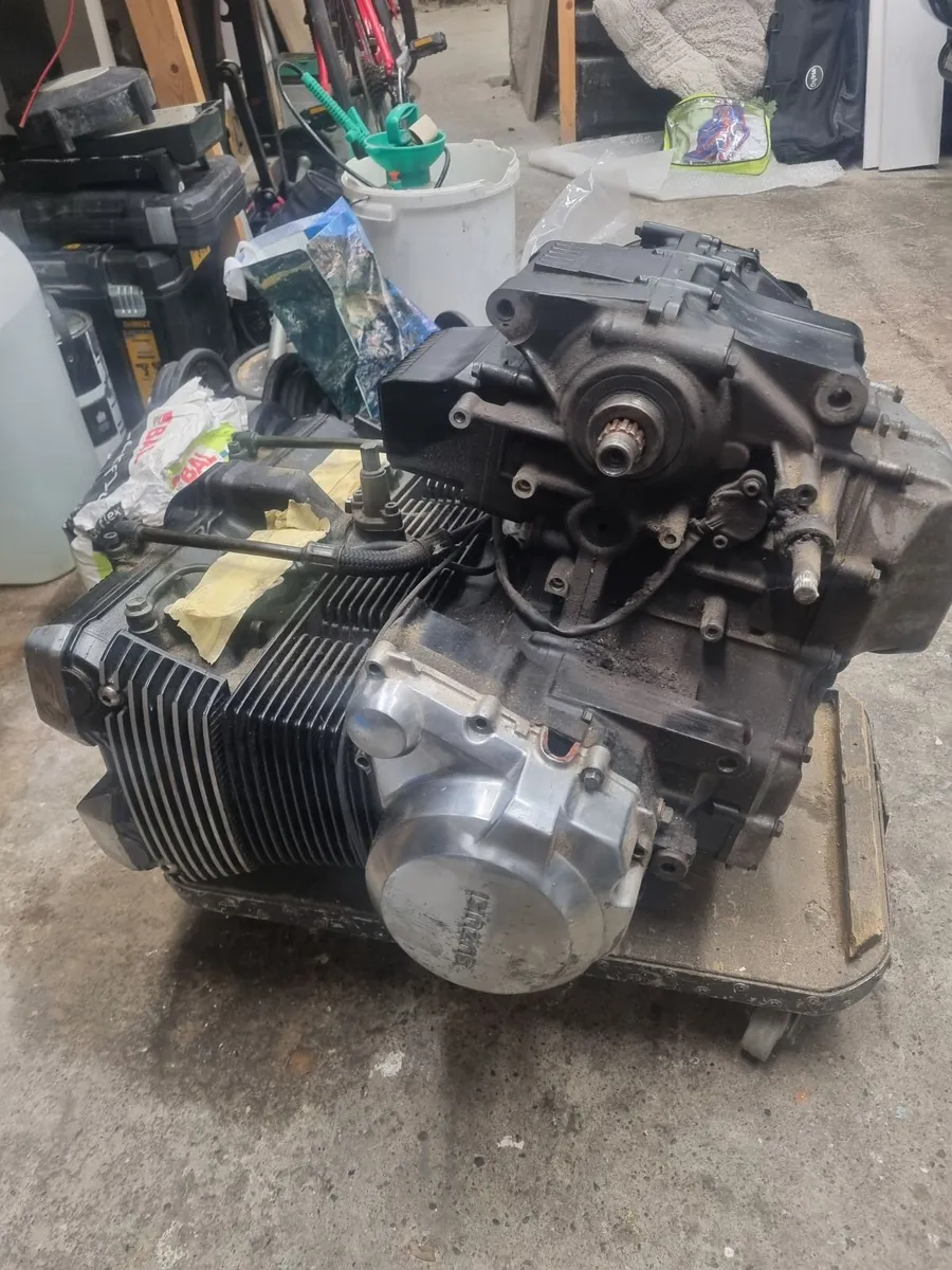 2002 GSX 1400 engine - Image 2